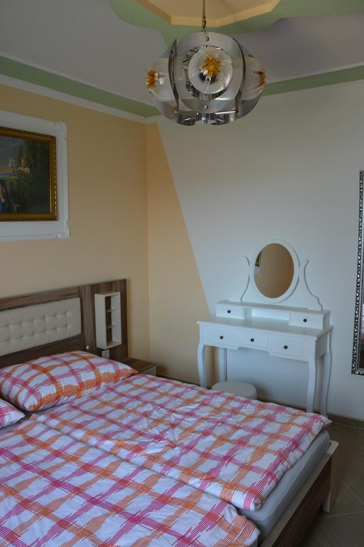 Apartments Petar & Anka Biograd Na Moru Habitación foto