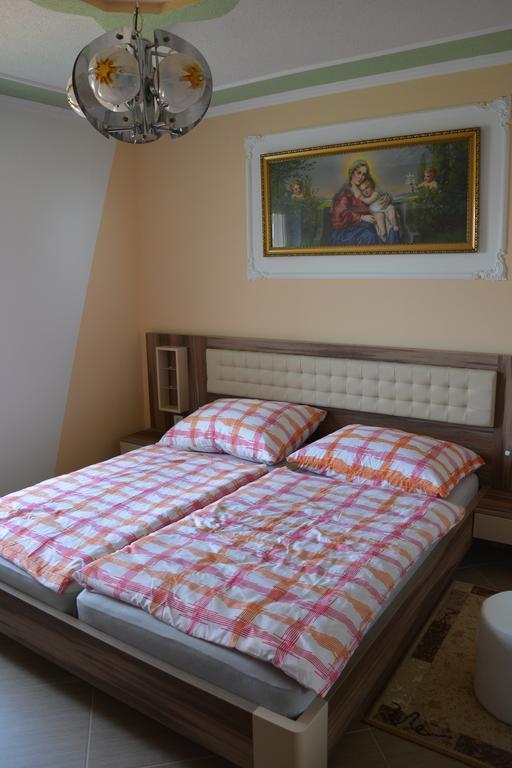 Apartments Petar & Anka Biograd Na Moru Habitación foto