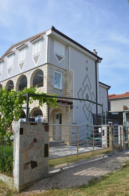 Apartments Petar & Anka Biograd Na Moru Exterior foto
