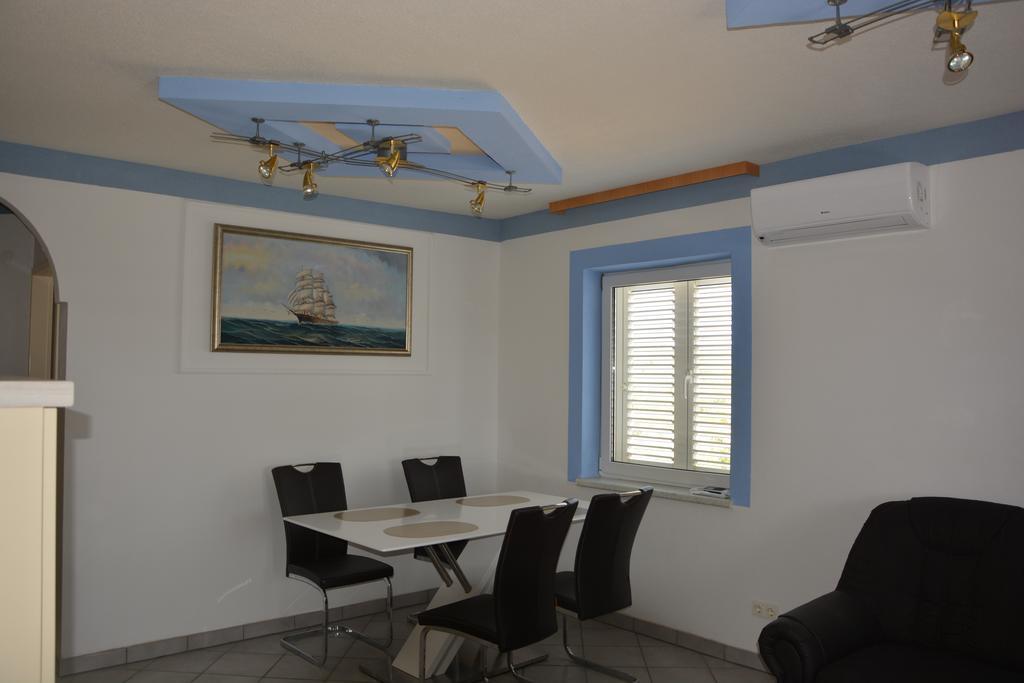 Apartments Petar & Anka Biograd Na Moru Exterior foto
